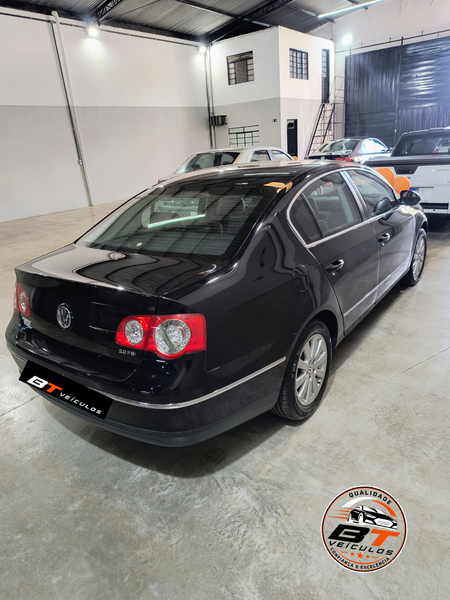 Volkswagen  Passat FSI 2.0 — foto principal